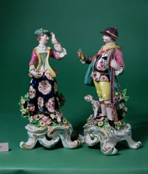 Paar Bow-Figuren eines Sportlers und seiner Begleiterin, ca. 1760